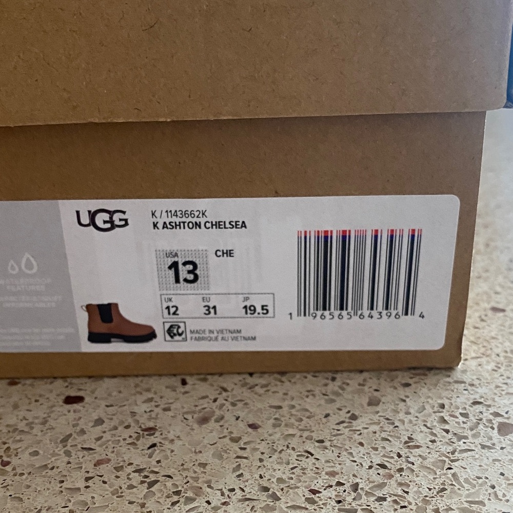 UGG K ASHTON CHELSEA KIDS BOOT - Picture 6 of 7